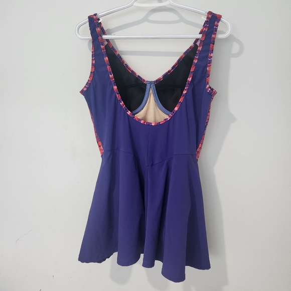 Vintage 1 Piece Swimsuit - Picture 2 of 5